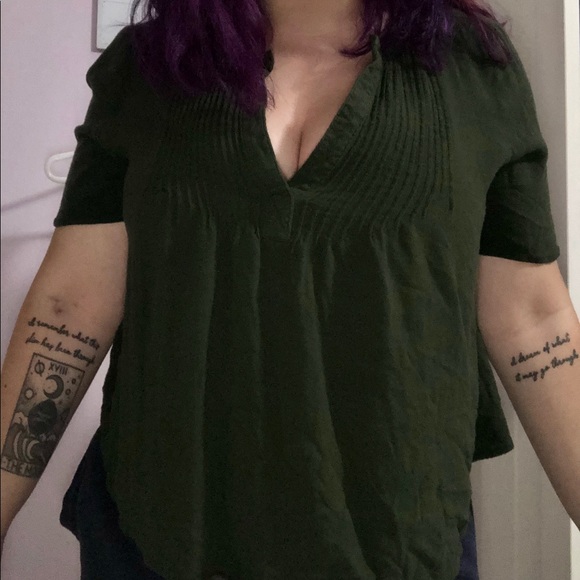 dark green flowy top - Picture 4 of 5